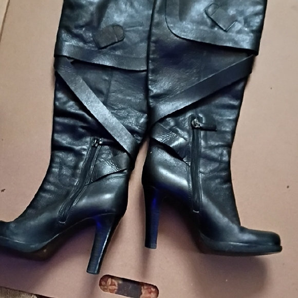 Via Spiga Black Heeled Leather Boots - Picture 4 of 5